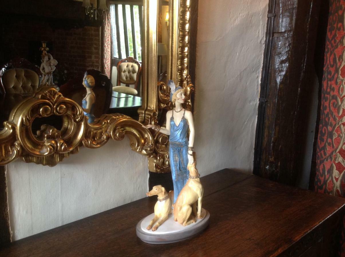 The Greyhound - Historic Former Inn Glemsford Экстерьер фото