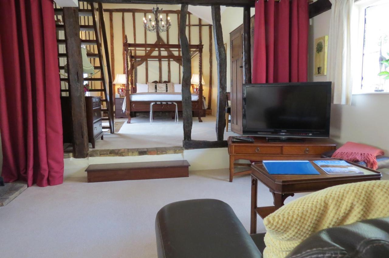 The Greyhound - Historic Former Inn Glemsford Экстерьер фото
